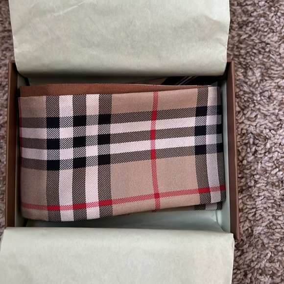 Skinny Reversible Check Silk Scarf - Picture 3 of 5